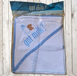 NWT/ Got Milk? Hooded Towel with Blue Trim For Babies